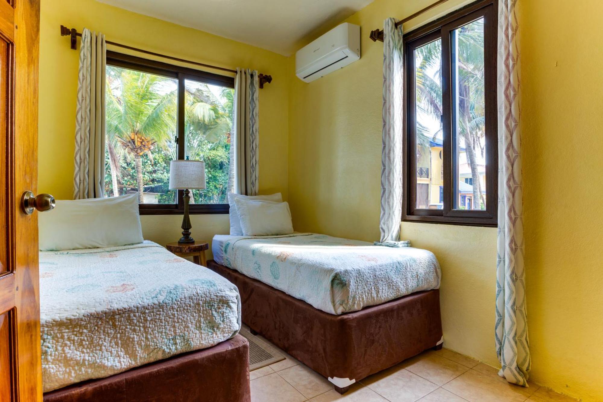 הופקינס Coconut Row Boutique Hotel מראה חיצוני תמונה