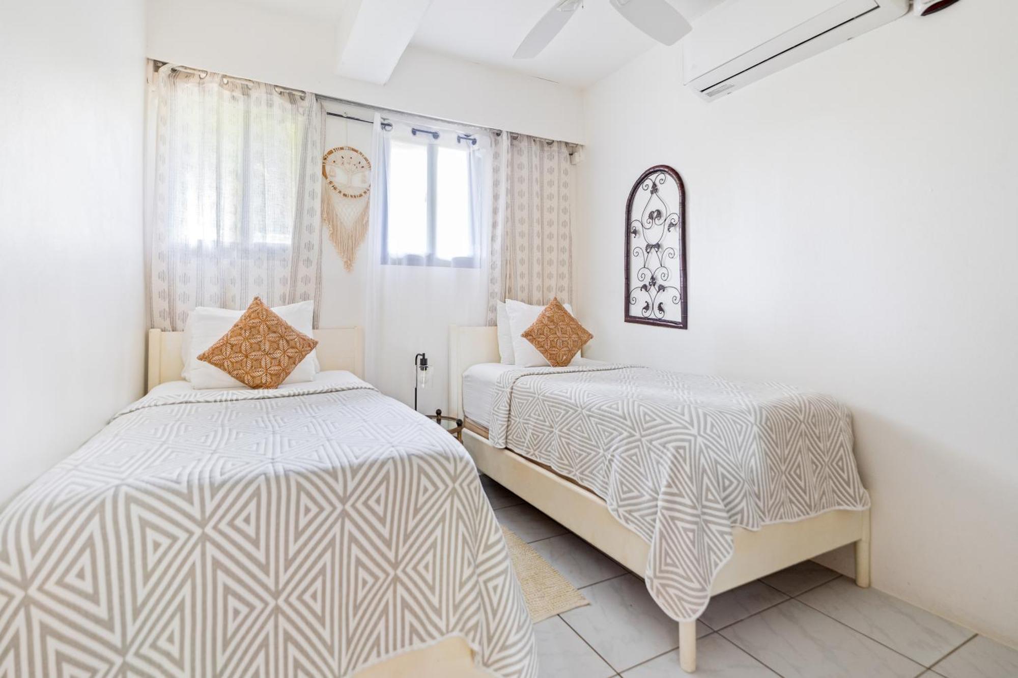 הופקינס Coconut Row Boutique Hotel חדר תמונה