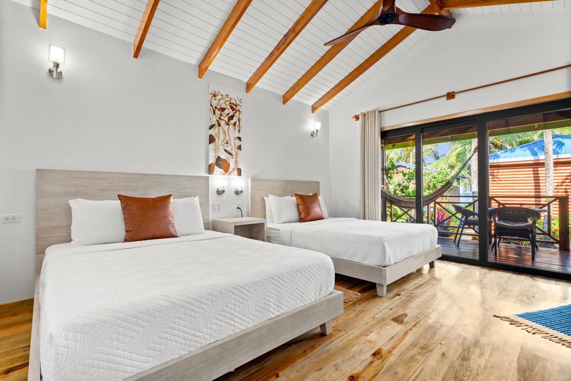 הופקינס Coconut Row Boutique Hotel מראה חיצוני תמונה