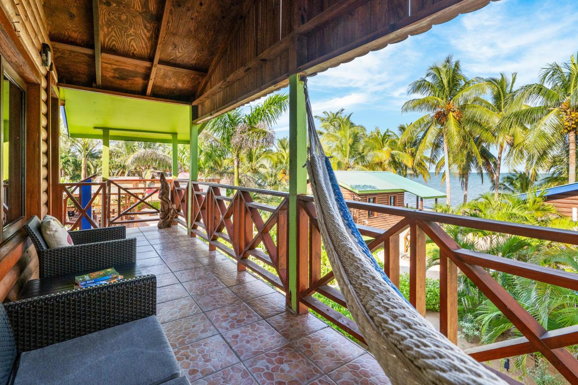 הופקינס Coconut Row Boutique Hotel מראה חיצוני תמונה