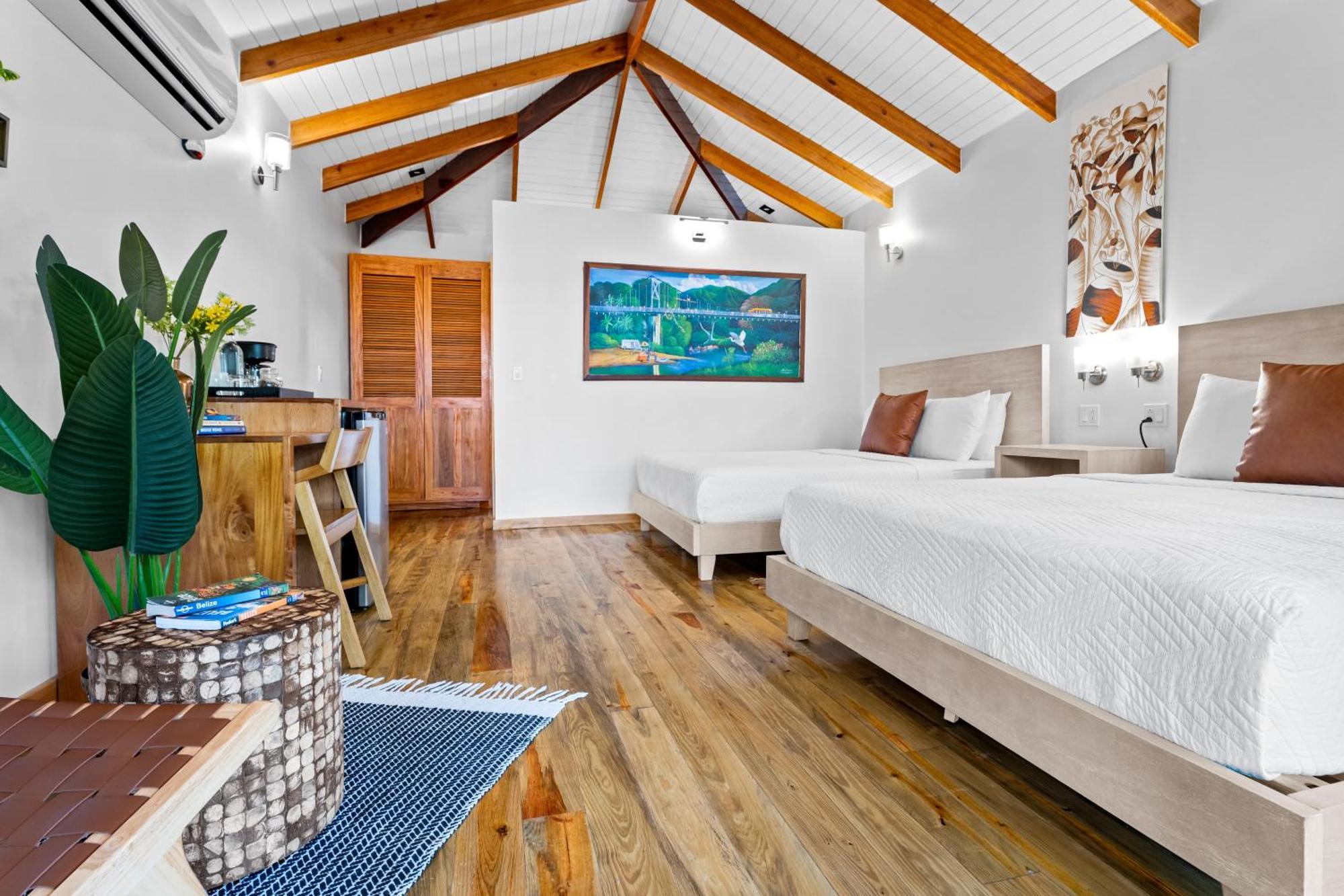 הופקינס Coconut Row Boutique Hotel מראה חיצוני תמונה